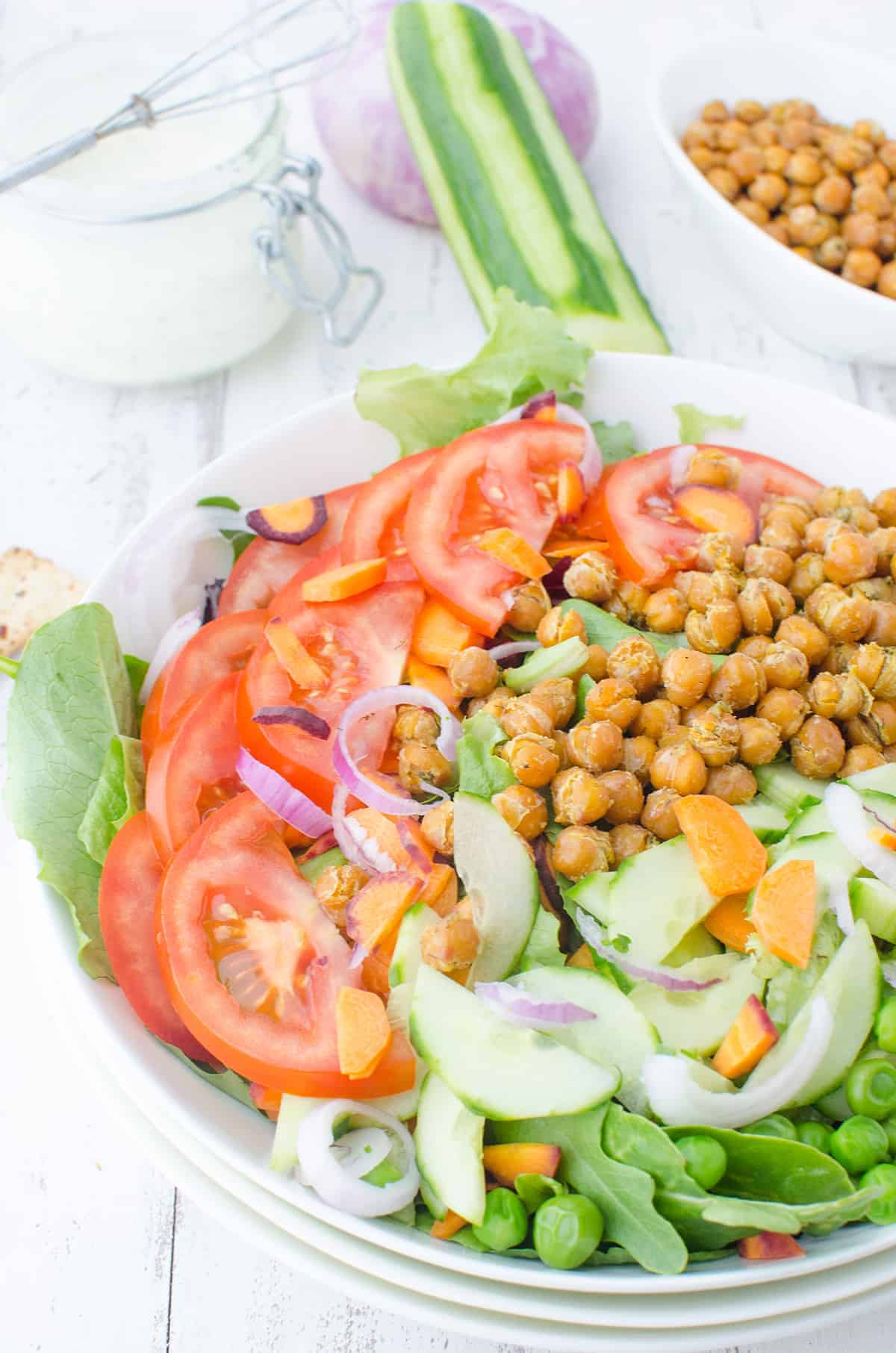 Vegan And Gluten Free Ranch Bowls! These Salads Bowls Are Packed With Vegetables And Ranch Roasted Chickpeas! 250 Calories, 11G Fiber, 12G Protein. | Www.delishknowledge.com