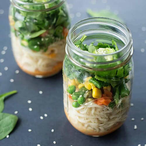 Vegan Red Curry Cup O' Noodles 6 Vegan Red Curry Cup O'Noodles! Homemade Lunch In A Jar! Just Add Hot Water And You'Ve Got Your Own Diy Cup O'Noodles. Red Curry, Coconut, Veggies, Noodles And Herbs. | Www.delishknowledge.com