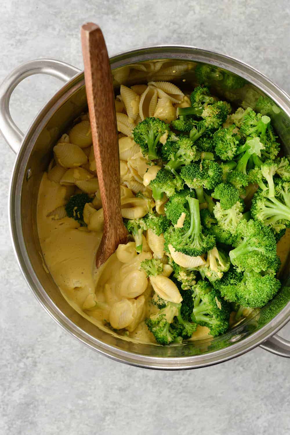 Vegan Macaroni and Cheese with Broccoli 2 Pot Of Vegan Mac And Cheese With Steamed Broccoli
