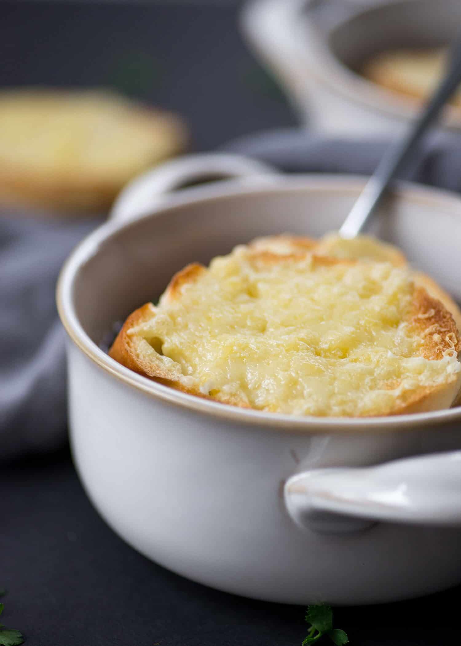 Vegetarian French Onion Soup! Super Flavorful, Rich And Comforting. A Must-Make This Fall And Winter. | Www.delishknowledge.com