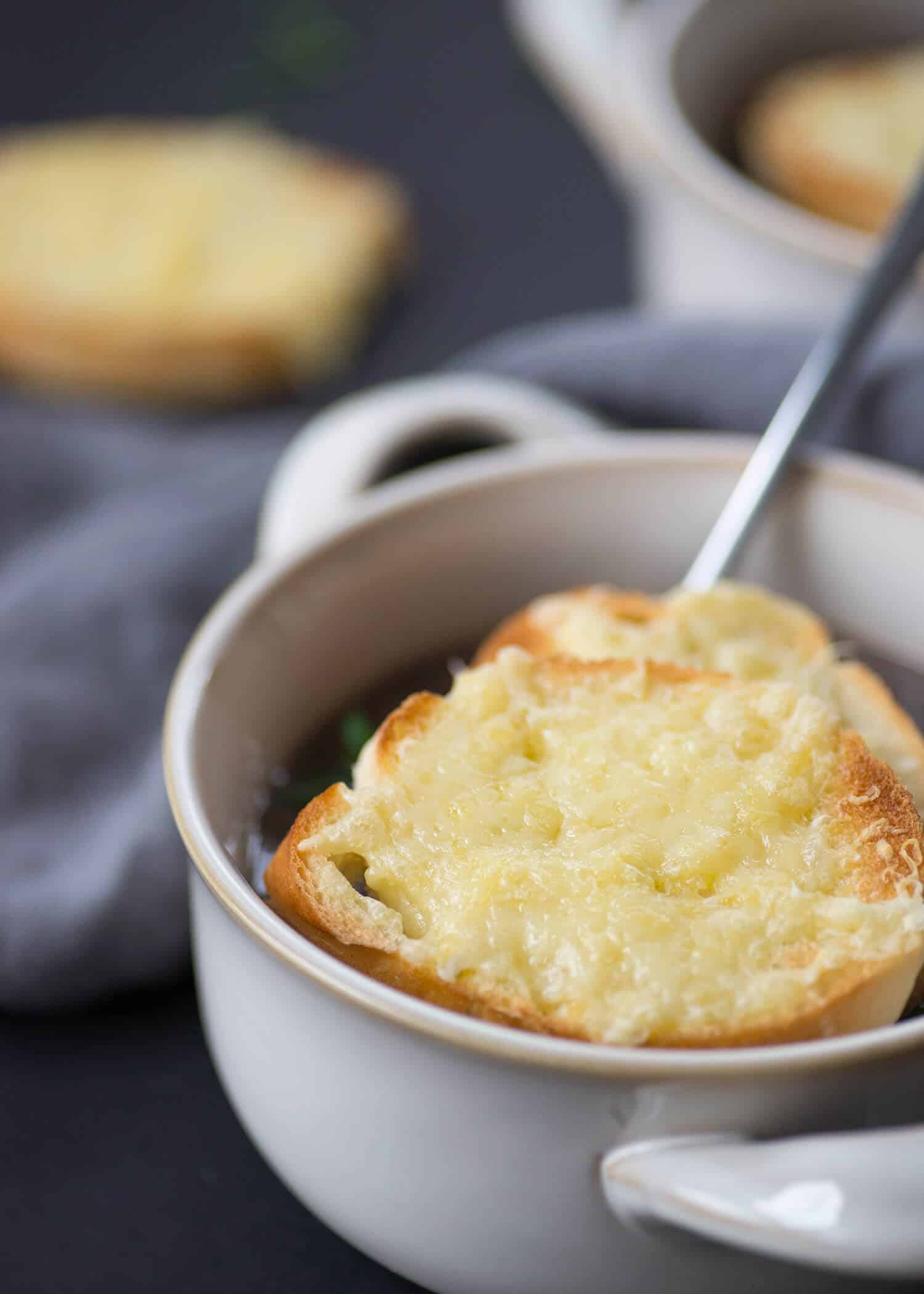 Vegetarian French Onion Soup! Super Flavorful, Rich And Comforting. A Must-Make This Fall And Winter. | Www.delishknowledge.com