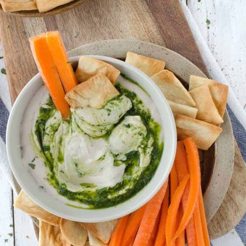 White Bean & Basil Hummus 6 White Bean Hummus With Basil Oil Drizzle! This Low-Fat Hummus Is Bursting With Fresh Flavor, Perfect As A Dip Or Spread On Sandwiches. Vegan And Glutenfree | Www.delishknowledge.com