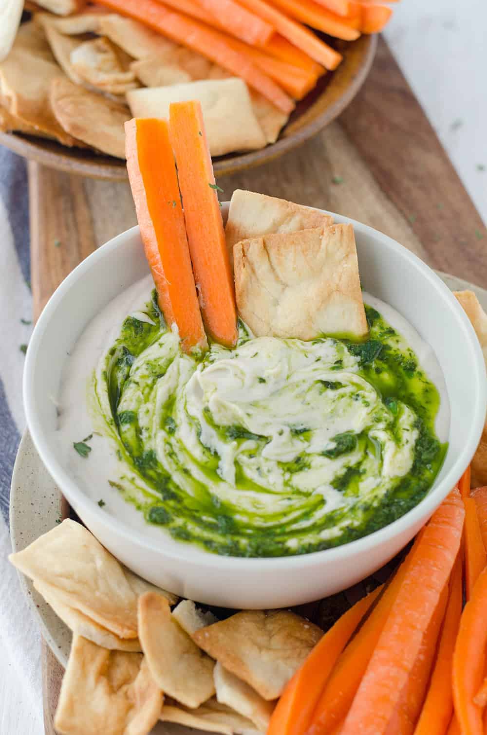 White Bean Hummus With Basil Oil Drizzle! This Low-Fat Hummus Is Bursting With Fresh Flavor, Perfect As A Dip Or Spread On Sandwiches. Vegan And Glutenfree | Www.delishknowledge.com