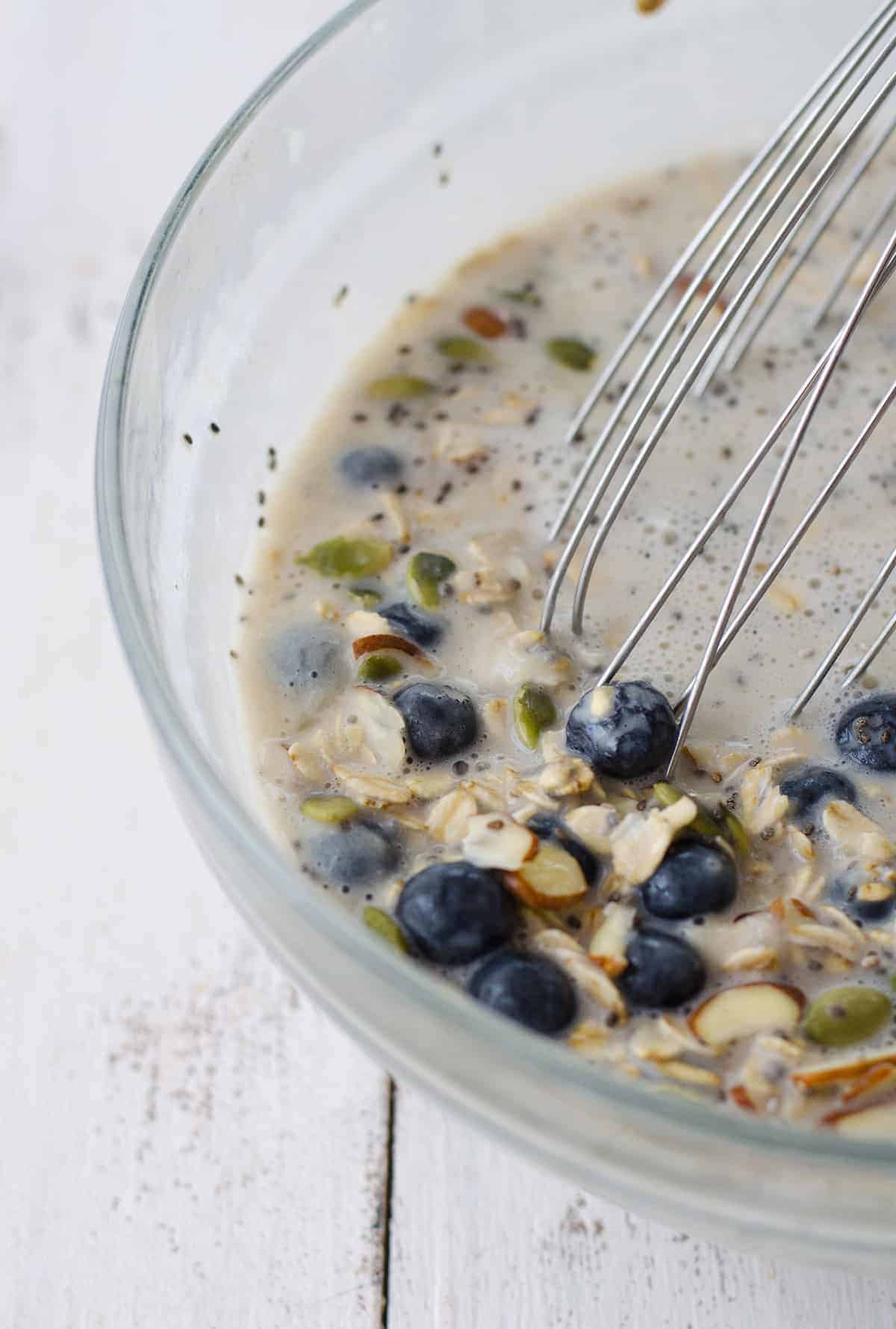 Blueberry Muesli! A Healthy, Vegan And Gluten-Free Breakfast That'S Packed With Fiber And Nutrition. So Simple To Make! | Www.delishknowledge.com