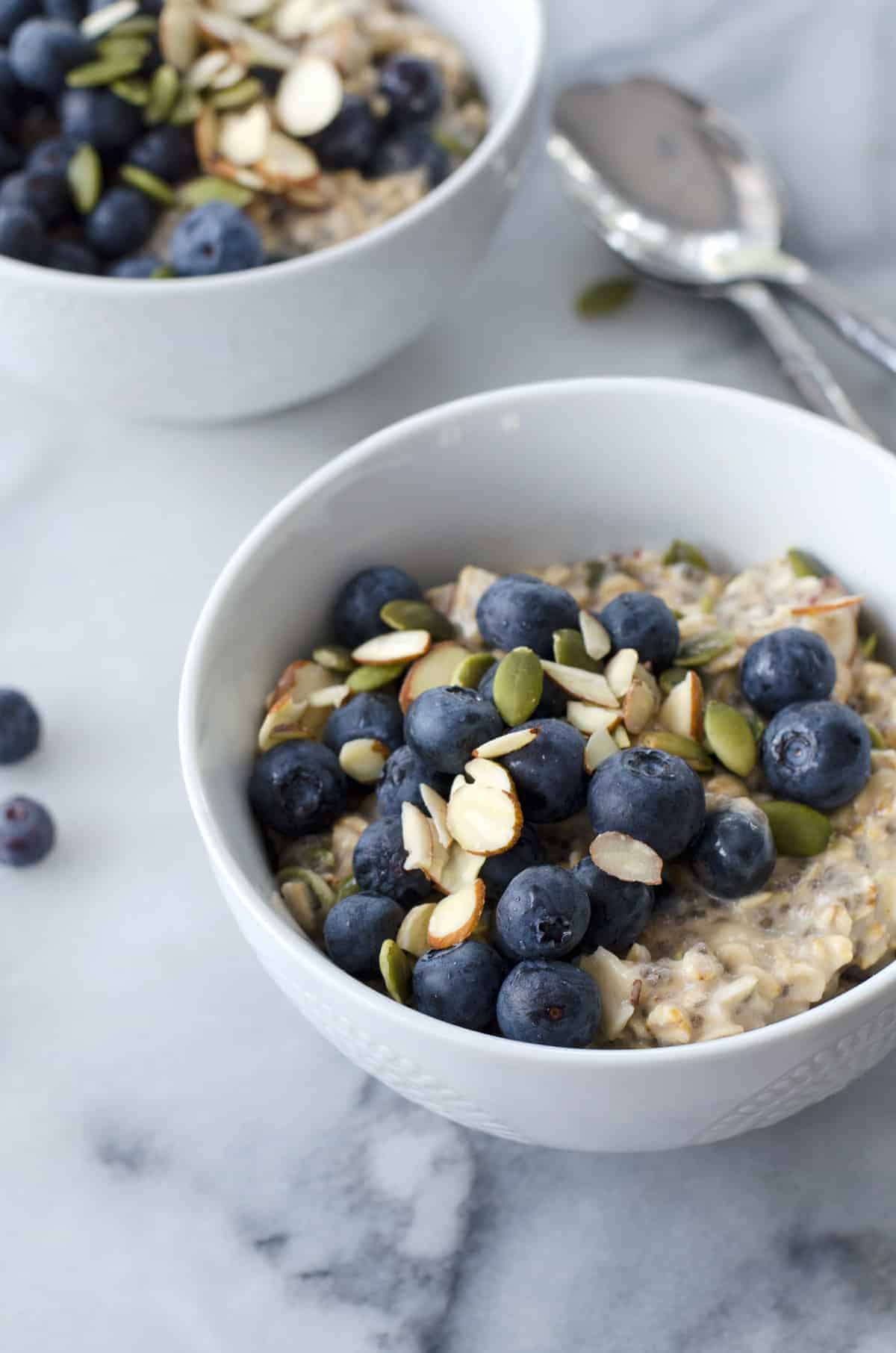 Blueberry Muesli! A Healthy, Vegan And Gluten-Free Breakfast That'S Packed With Fiber And Nutrition. So Simple To Make! | Www.delishknowledge.com