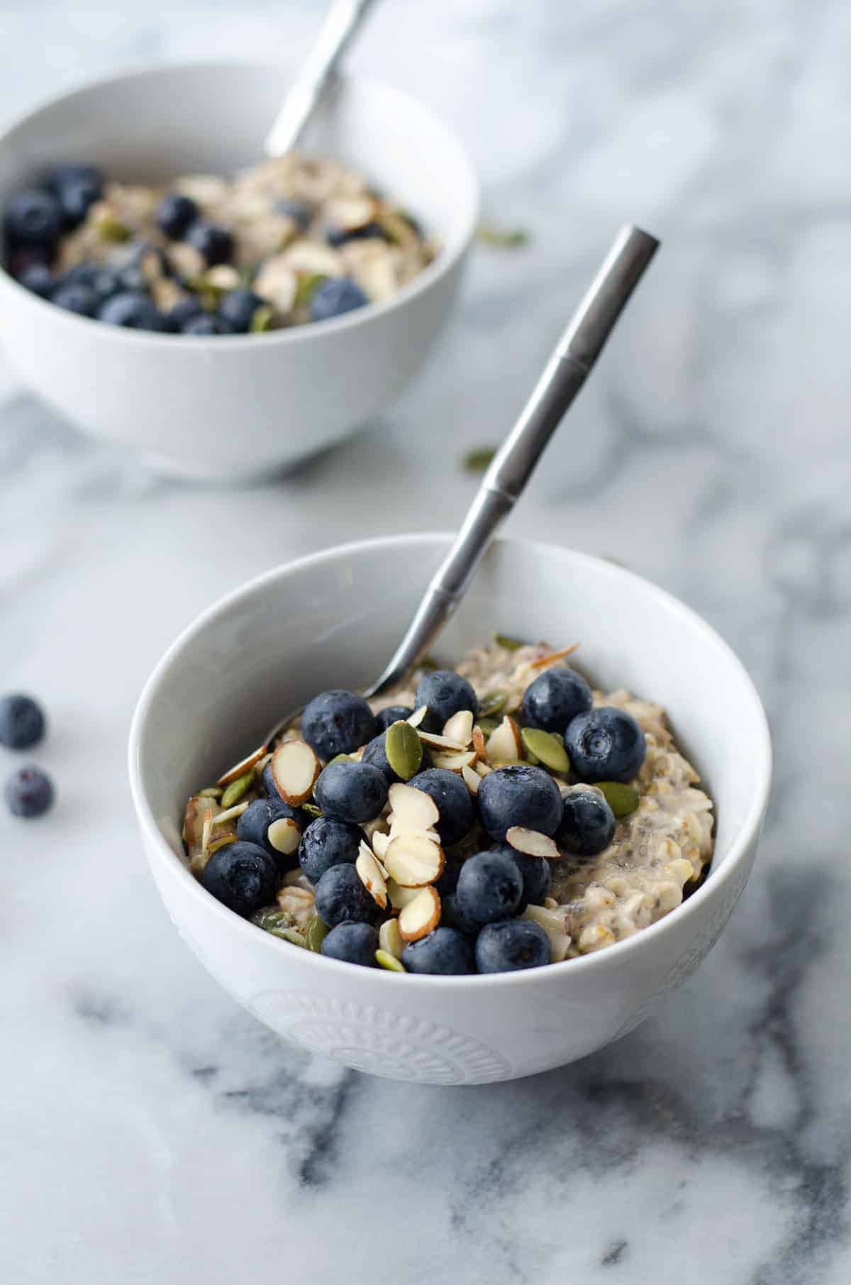 Blueberry Muesli! A Healthy, Vegan And Gluten-Free Breakfast That'S Packed With Fiber And Nutrition. So Simple To Make! | Www.delishknowledge.com