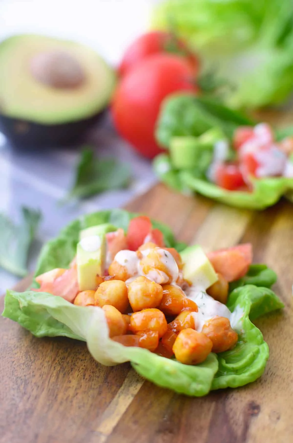 Buffalo Chickpea Lettuce Wraps! You are going to love these vegan and gluten-free wraps, ready in less than 20 minutes! #vegan #glutenfree #healthy | www.delishknowledge.com