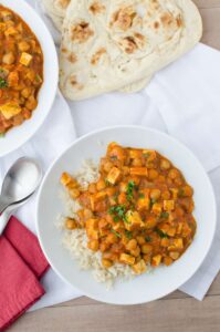 Slow Cooker Butter Chickpeas And Tofu! Packed With Protein, Vegan And Gluten Free. A Healthier Take On Everyone'S Favorite Indian Dish. This Is Such A Simple Dish; The Perfect Make-Ahead Healthy Weeknight Dinner. | Www.delishknowledge.com