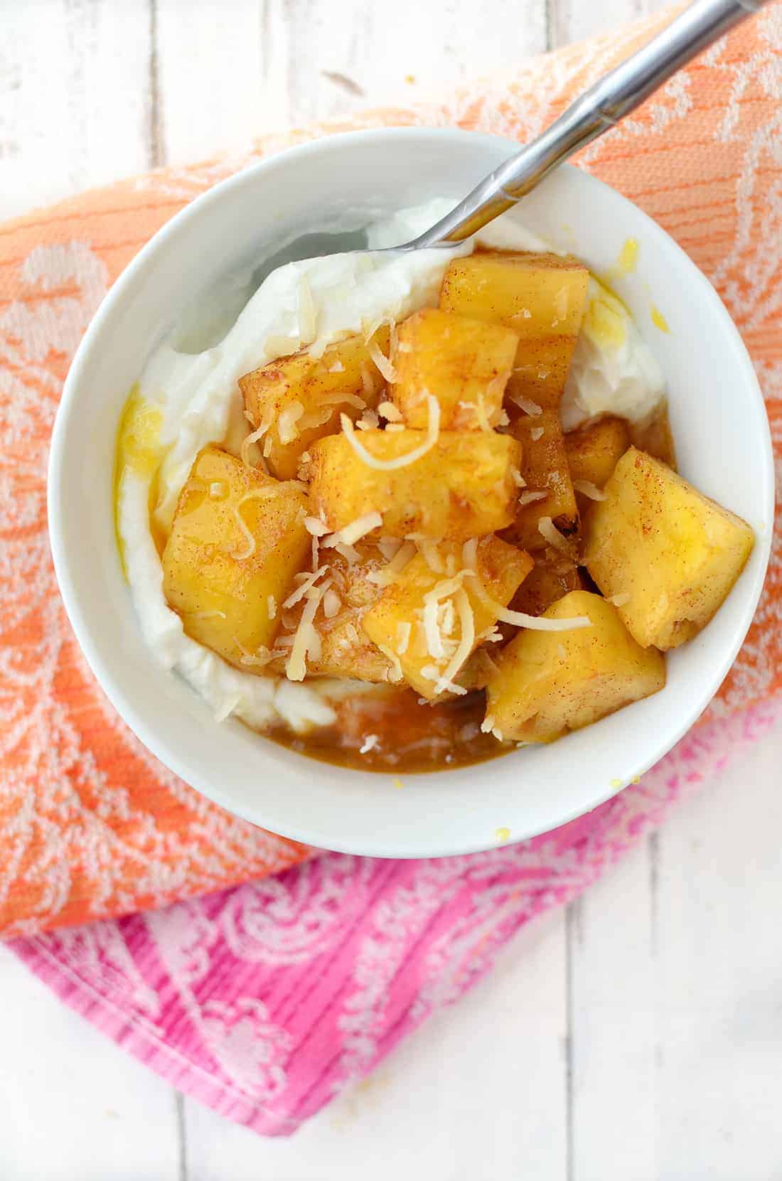 Caramelized Pineapple Yogurt Bowls! You'Ve Gotta Try These, So Simple Just 6 Ingredients. Caramelized Coconut Pineapple Over Creamy Yogurt. #Vegetarian #Healthy | Www.delishknowledge.com