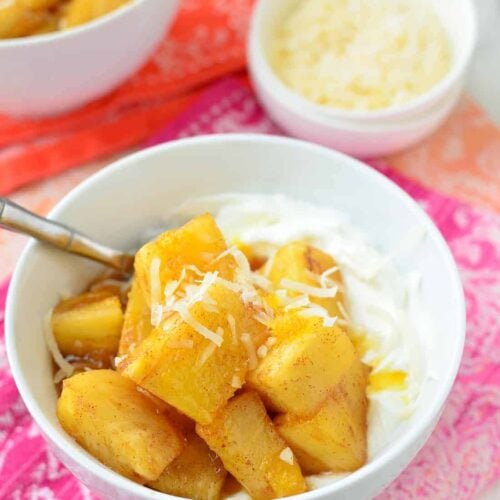 Caramelized Pineapple Yogurt Bowls 8 Caramelized Pineapple Yogurt Bowls! You'Ve Gotta Try These, So Simple Just 6 Ingredients. Caramelized Coconut Pineapple Over Creamy Yogurt. #Vegetarian #Healthy | Www.delishknowledge.com