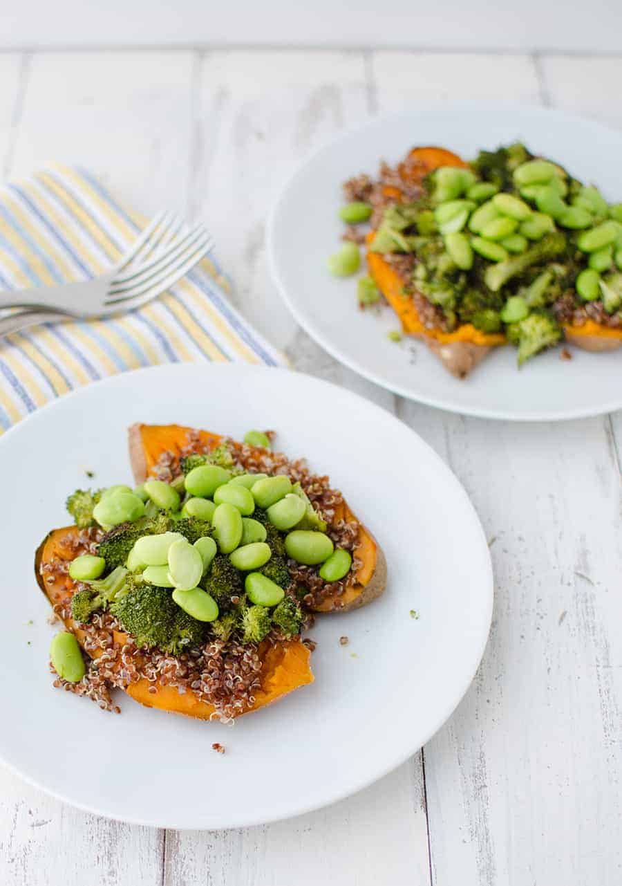 Curry Stuffed Sweet Potatoes! Such A Healthy And Delicious Meal! Baked Sweet Potatoes Topped With Quinoa, Broccoli, And Edamame. Topped With A Red Curry Peanut Sauce. 