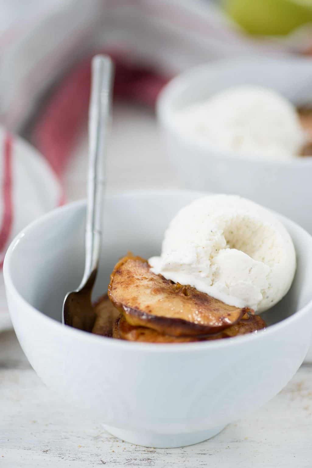 Easy Baked Apples - Delish Knowledge