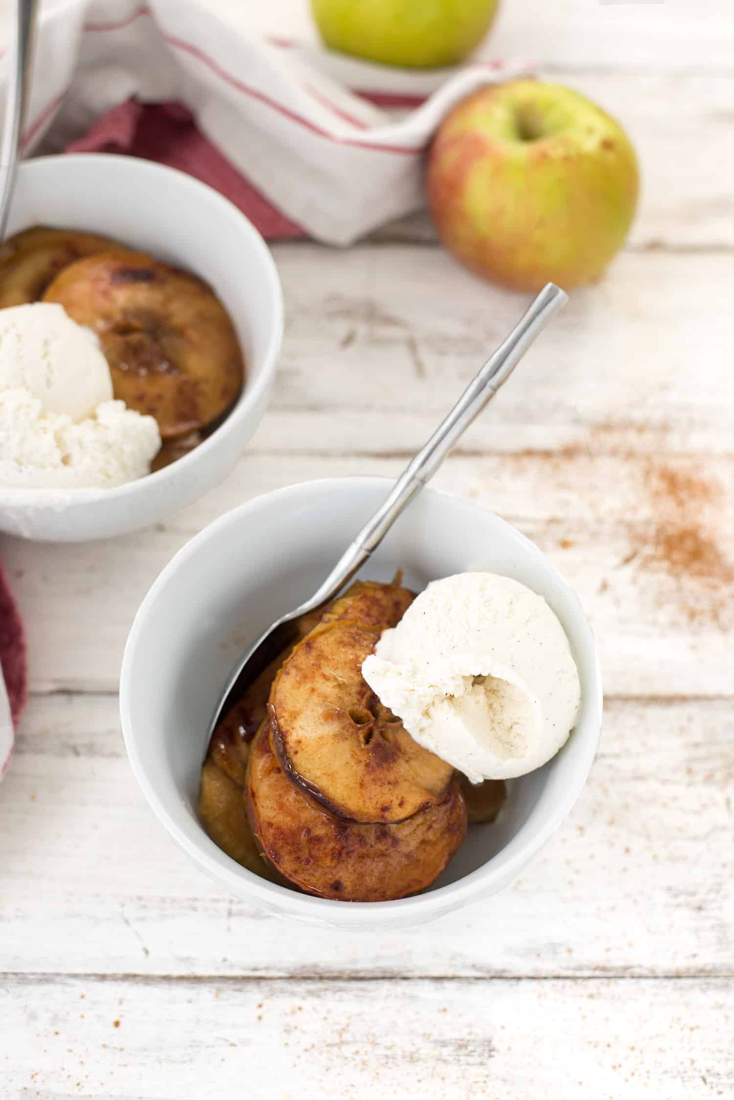 Simple Baked Apples! These Are So Easy And Only 3 Ingredients! A Healthy Snack Or Dessert. Top With Ice Cream Or Yogurt. | Delishknowledge.com