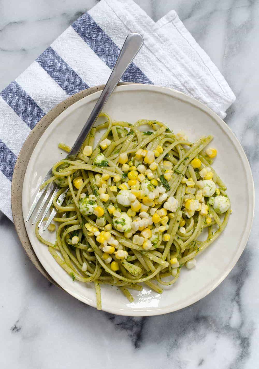 Fettuccini With Arugula Pesto And Sweet Corn- The Perfect Pasta For Summer! Ready In Just 20 Minutes! Vegetarian, Easily Vegan. | Www.delishknowledge.com 