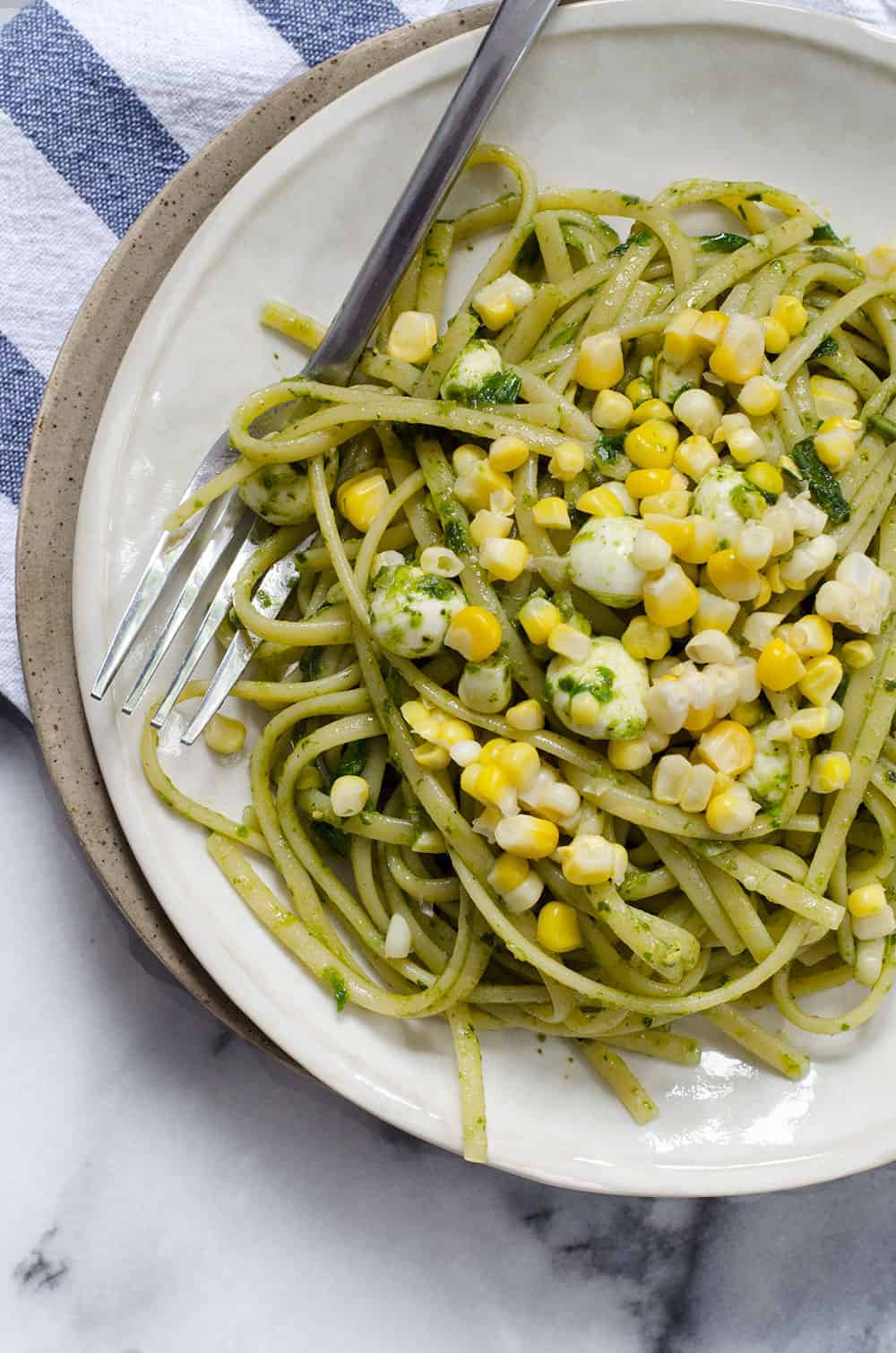 Fettuccini With Arugula Pesto And Sweet Corn- The Perfect Pasta For Summer! Ready In Just 20 Minutes! Vegetarian, Easily Vegan. | Www.delishknowledge.com 