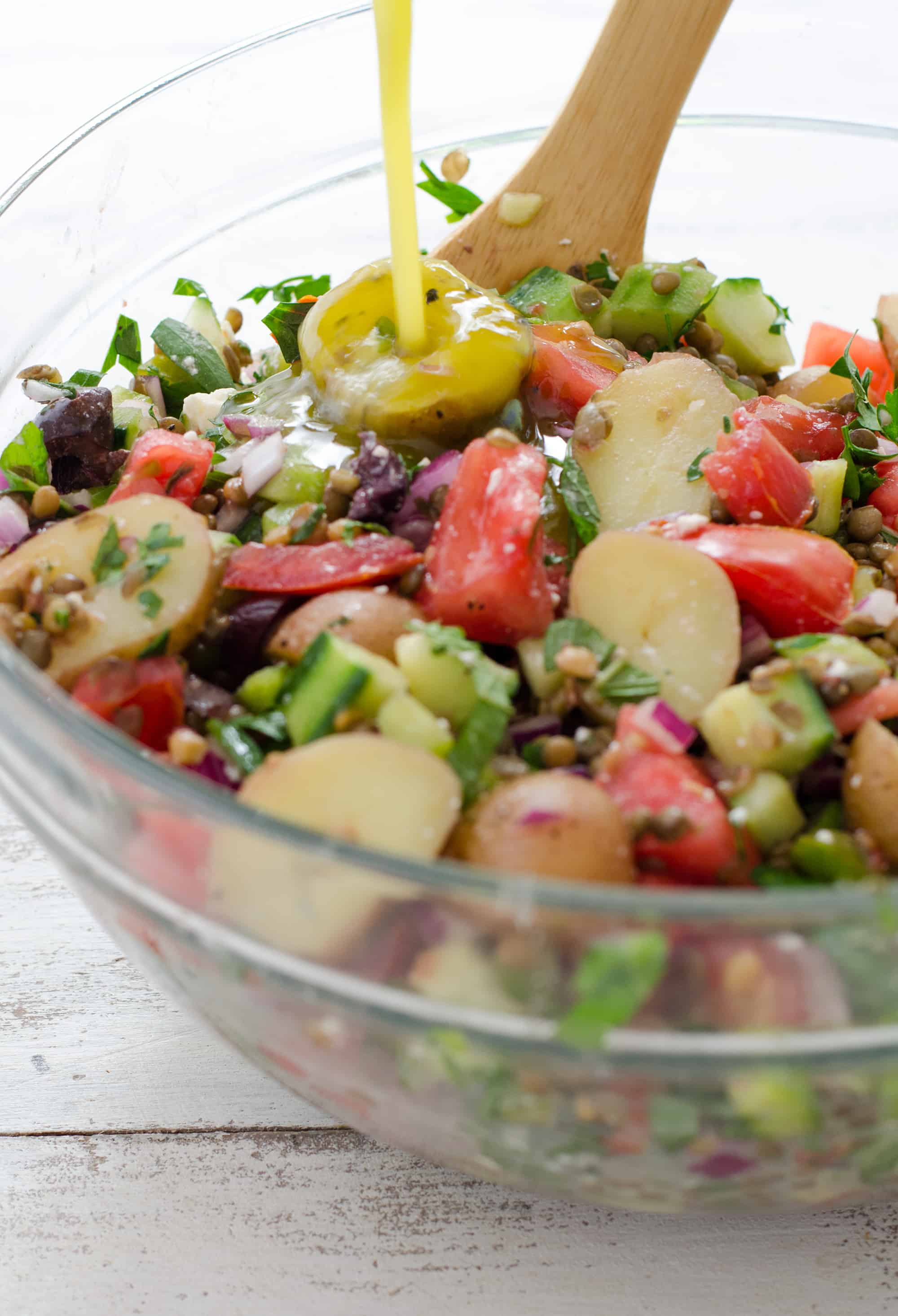 Greek Lentil And Potato Salad! This Side Salad Is Perfect For Summer. Lentils, Herbed Potatoes And Vegetables In A Lemon Dressing. A Must-Try! Vegetarian, Easily Vegan. | Www.delishknowledge.com 