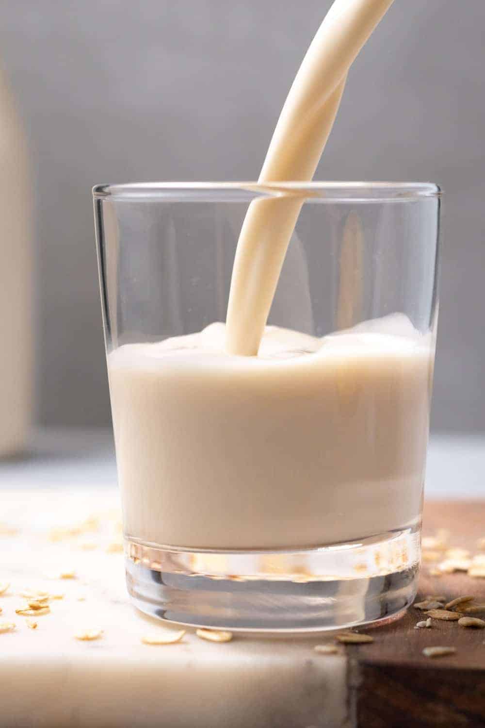 5 Minute Homemade Oat Milk Recipe - DelishKnowledge