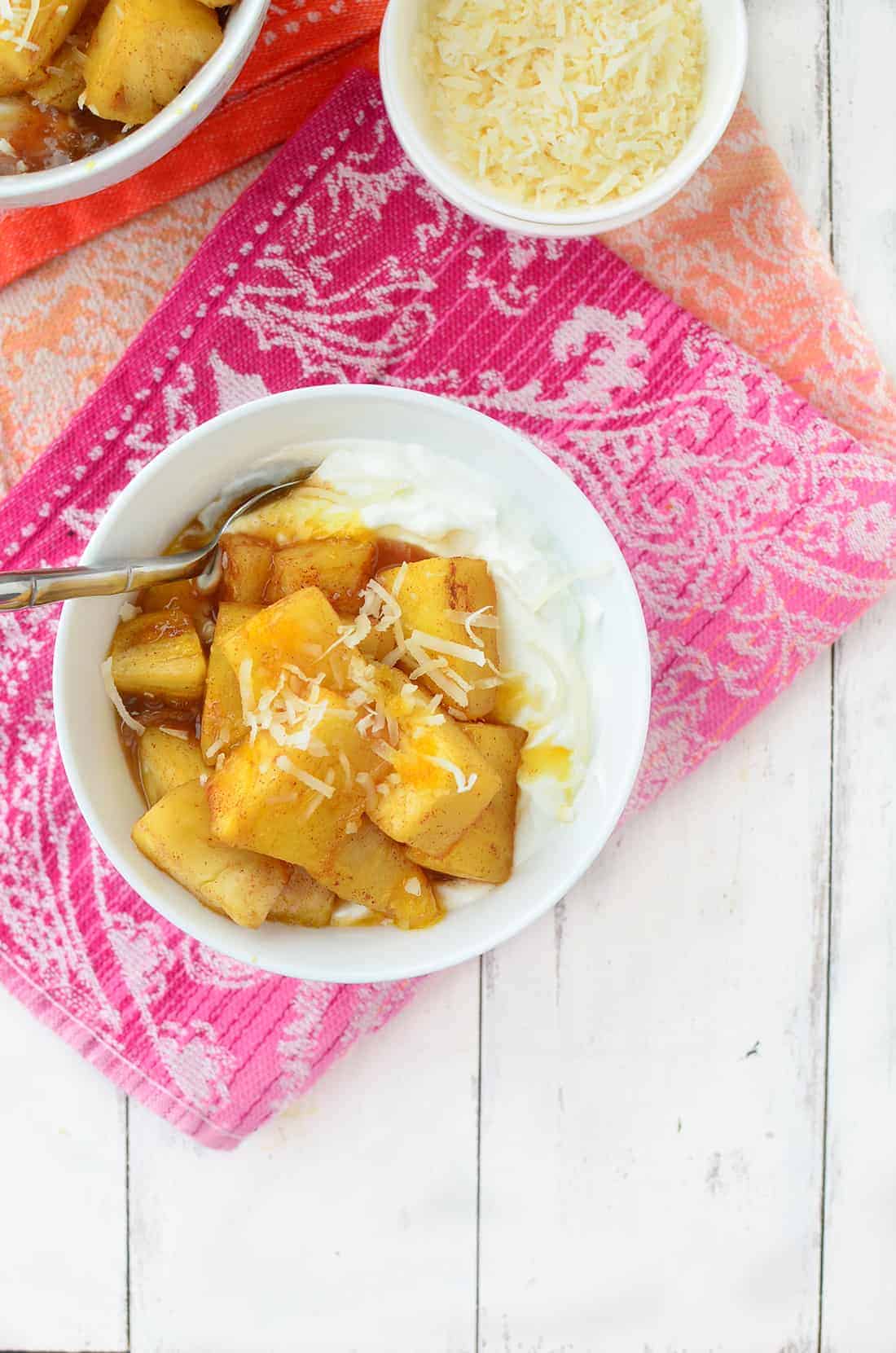 Caramelized Pineapple Yogurt Bowls! You'Ve Gotta Try These, So Simple Just 6 Ingredients. Caramelized Coconut Pineapple Over Creamy Yogurt. #Vegetarian #Healthy | Www.delishknowledge.com