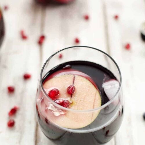 Pomegranate Sangria! A Winterized Take On The Classic Summer Staple; Perfect For Entertaining And Low In Sugar. | Www.delishknowledge.com