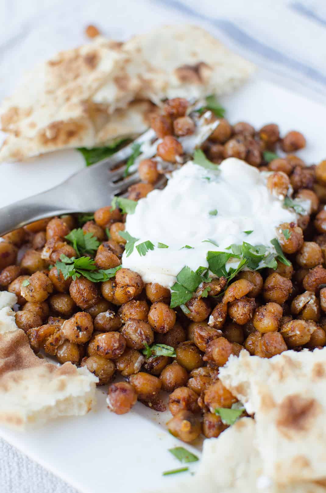 Dinner Is Ready In Just 15 Minutes! Roasted Indian Chickpeas With Tamarind Sauce, Yogurt And Cilantro. Healthy, High Protein And Easy! | Www.delishknowledge.com