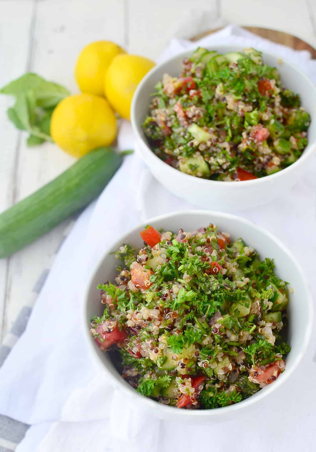 Quinoa Tabbouleh Salad! This Healthy, Gluten-Free Salad Is Perfect For Summer! Packed With Vegetables, Herbs And A Lemon Dressing. You'Ve Gotta Try This! #Vegan #Glutenfree #Healthy #Salad | Www.delishknowledge.com