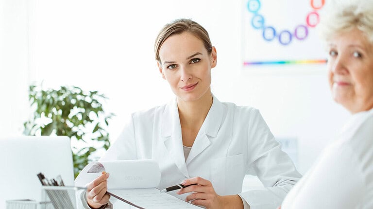 Professional,Dietician,Talking,About,Healthy,Diet,During,Nutrition,Consultation,With
