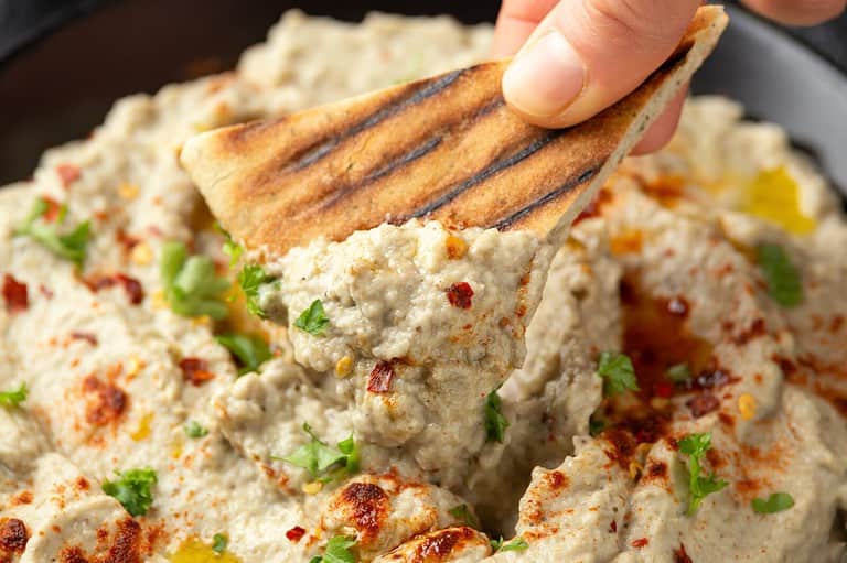 Baba,Ganoush,Dip,Made,With,Grilled,Aubergine,Or,Eggplant,,Lemon