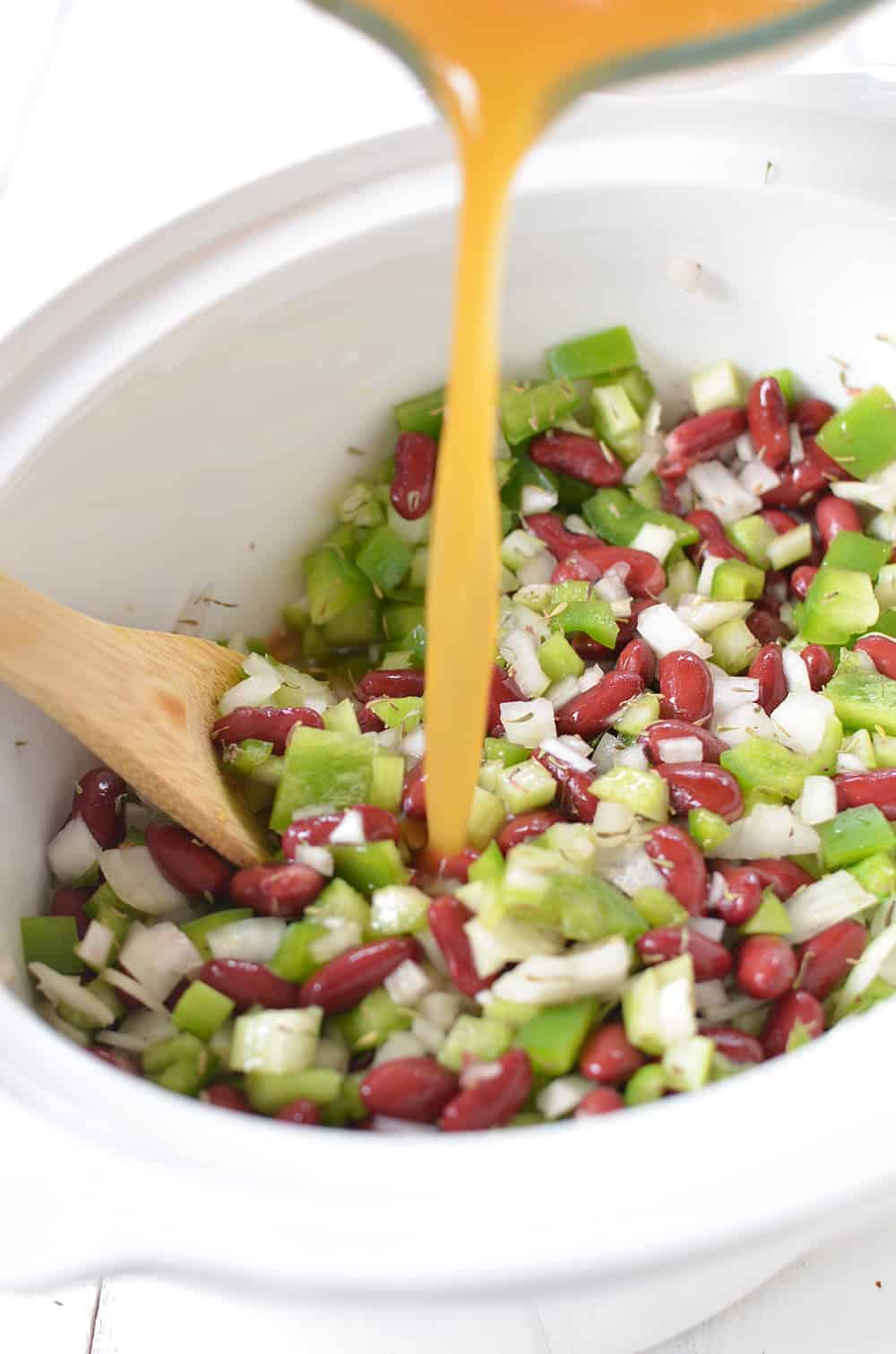 Slow Cooker Red Beans And Rice! This Vegan And Gluten Free Meal Is So Satisfying- Perfect For Chilly Days! | Www.delishknowledge.com