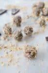 Nutella Truffles! Healthy truffles made with only 5 ingredients! Vegan, glutenfree and naturally sweetened. You've gotta make these! | www.delishknowledge.com