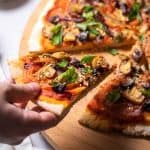 vegan puttanesca pizza