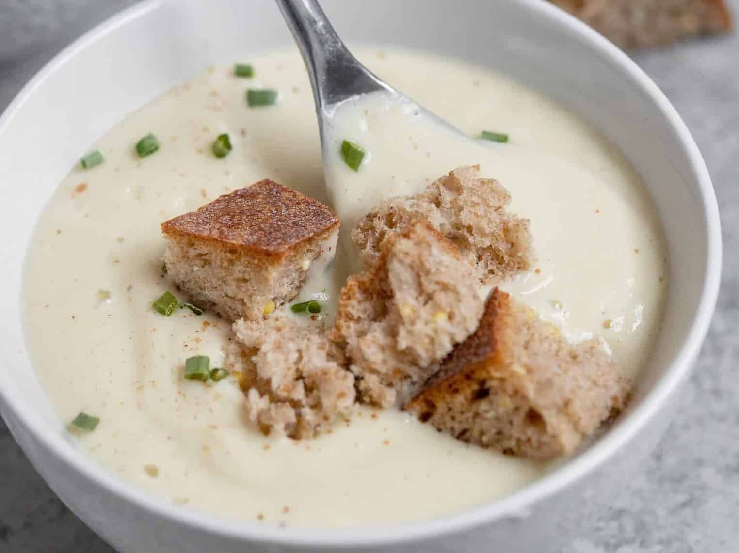 Creamy Vegan Cauliflower Soup