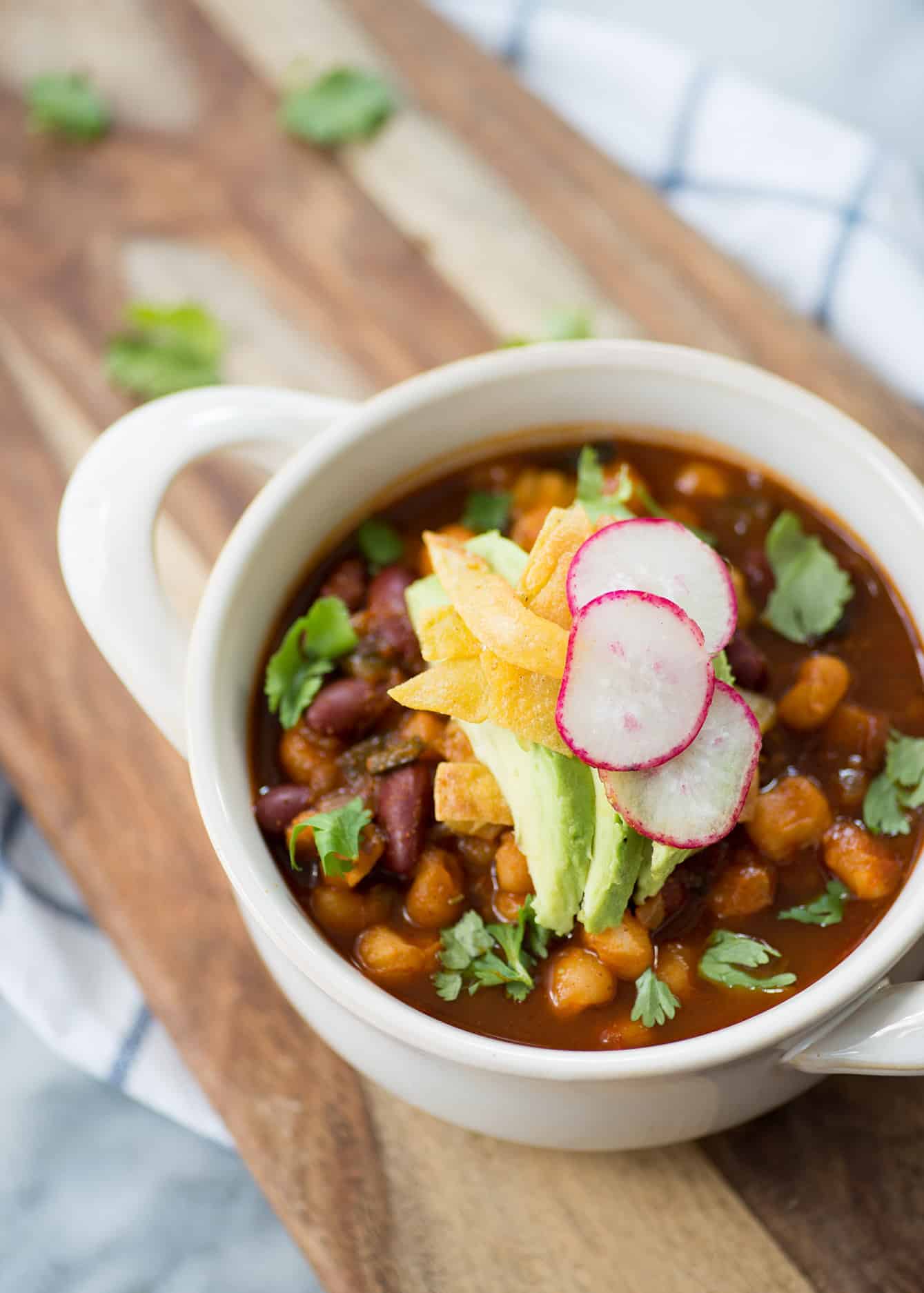 Vegan Pozole! Hearty, Protein-Rich Soup Made With Hominy, Peppers And Beans. Vegan And Gluten-Free | Www.delishknowledge.com