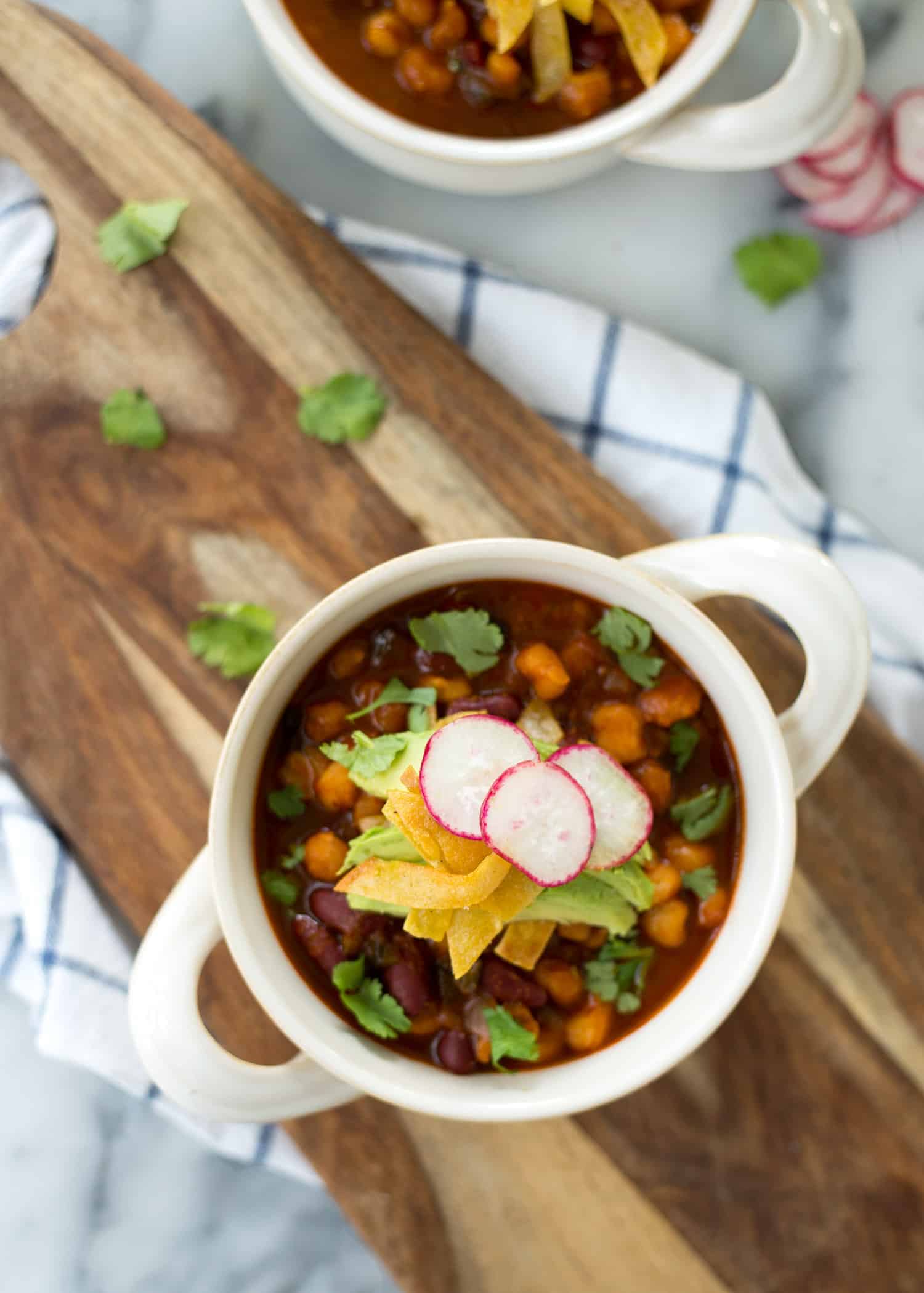 Vegan Pozole! Hearty, Protein-Rich Soup Made With Hominy, Peppers And Beans. Vegan And Gluten-Free | Www.delishknowledge.com