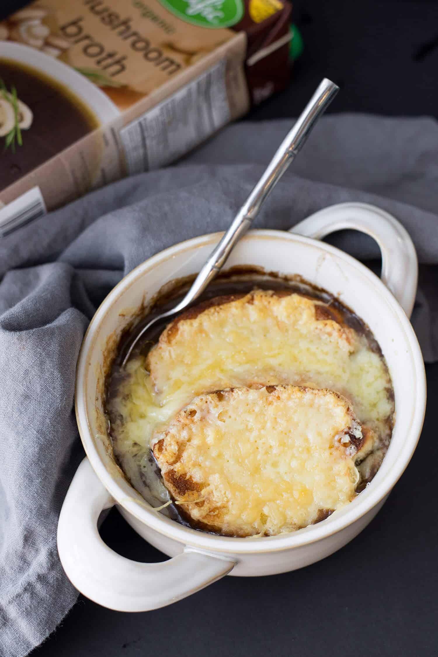 Vegetarian French Onion Soup! Super Flavorful, Rich And Comforting. A Must-Make This Fall And Winter. | Www.delishknowledge.com